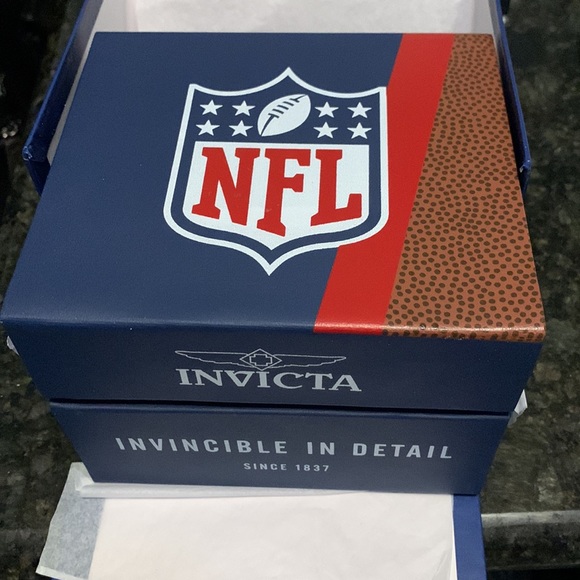 Presentation Watch Box - Picture 2 of 3